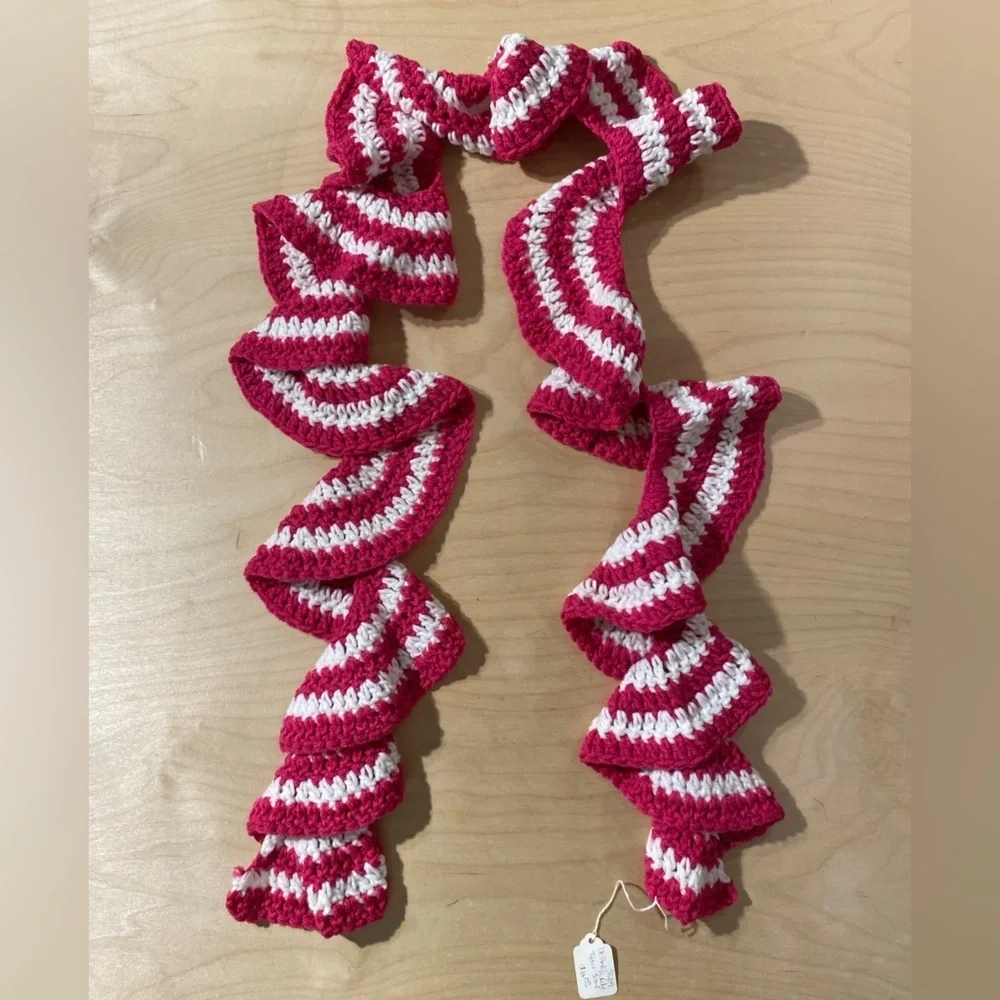 Pink and White Ruffled Knit Scarf (OS)